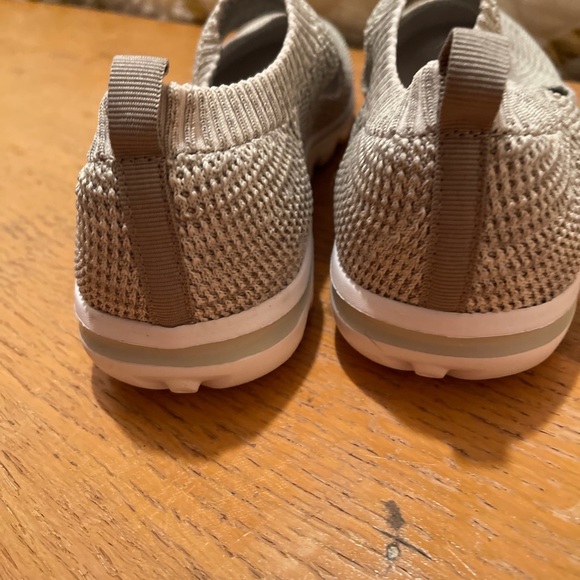 PROPET TRAVELACTIV SLIP-ONS W/BOX - Picture 6 of 8